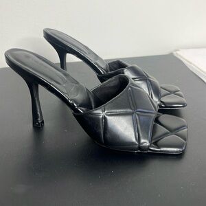 Women’s Size 10 Wild Diva Small Heeled Pumps